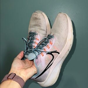 Nike Sneakers in Pink and Light Blue